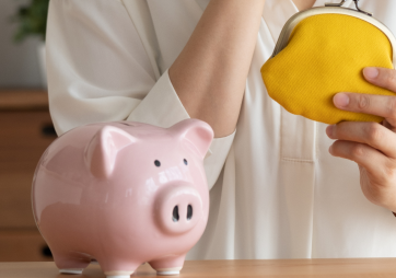 豚の貯金箱の写真